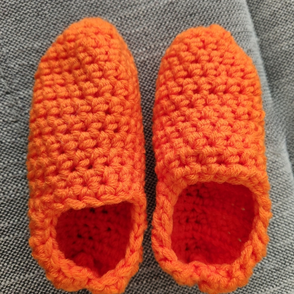 Crocheted Cozy Kids Slippers Orange Size 7-8